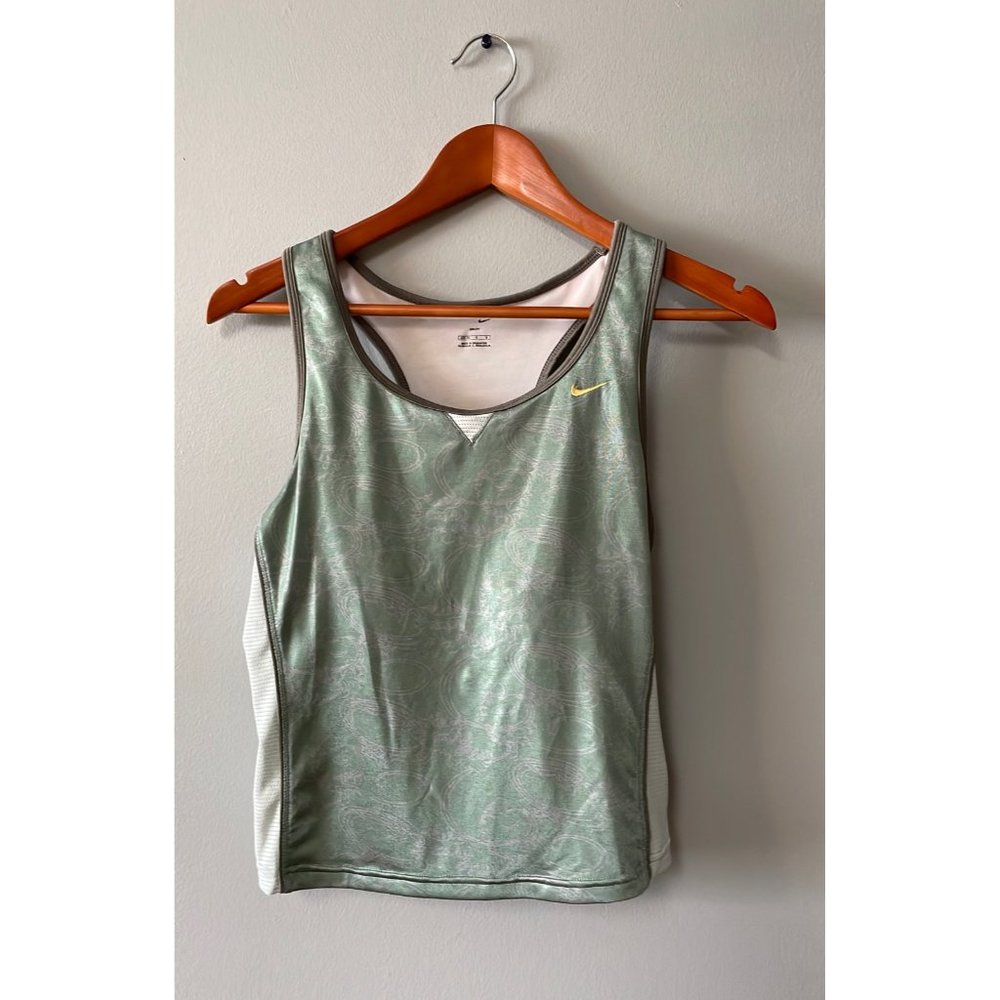 Womens Size L Nike Sports Bra Tank Top